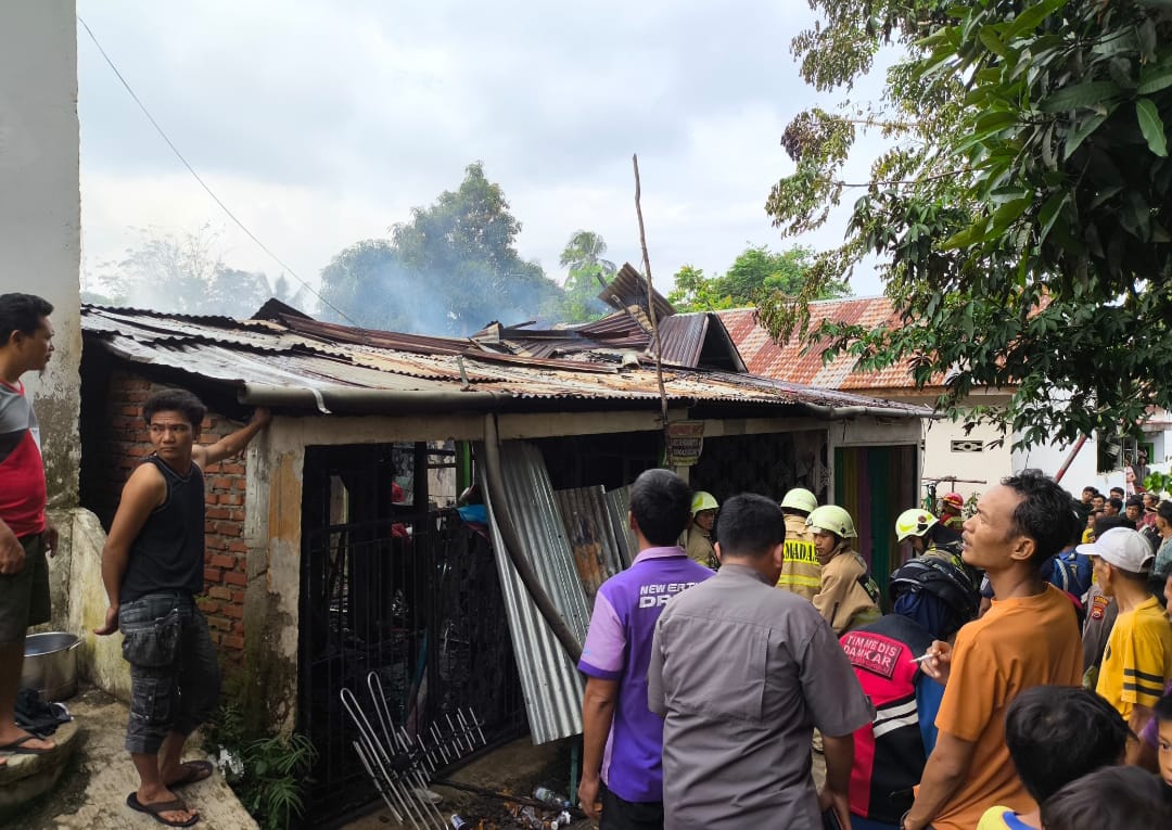 Diduga Korsleting Listrik, Bedengan 5 Pintu di Kandang Limun Hangus Terbakar