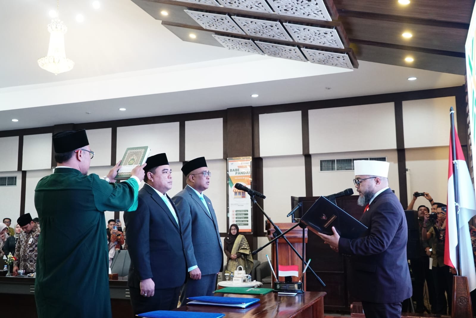 Gubernur Helmi Hasan Resmi Lantik Iswahyudi Jadi Dirut Definitif Bank Bengkulu