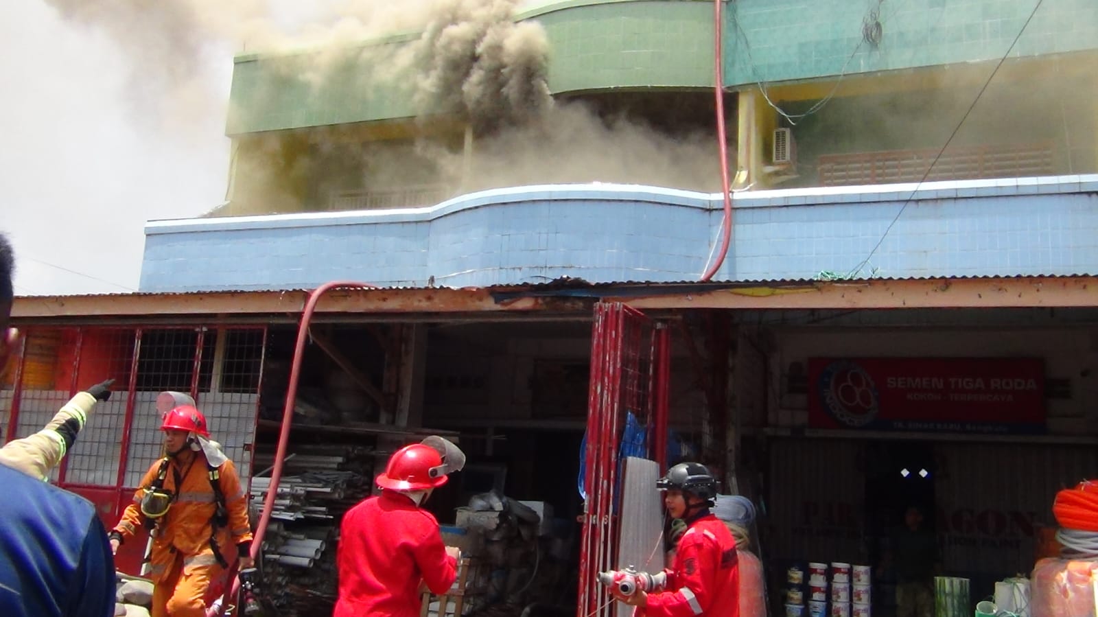 BREAKING NEWS: Kebakaran Hebat di Kota Bengkulu 