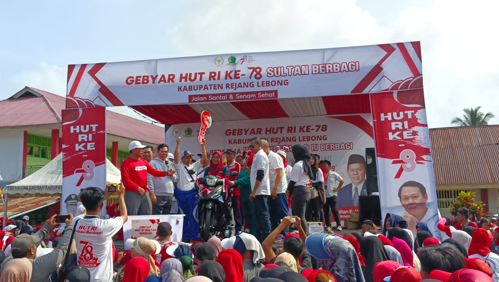 Sultan Najamudin Berbagi di Rejang Lebong, Bertabur Hadiah Disambut Ribuan Masyarakat