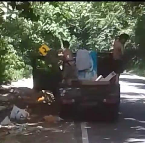 VIRAL Video Warga Buang Sampah di Kawasan Gunung Liku 9 Bengkulu