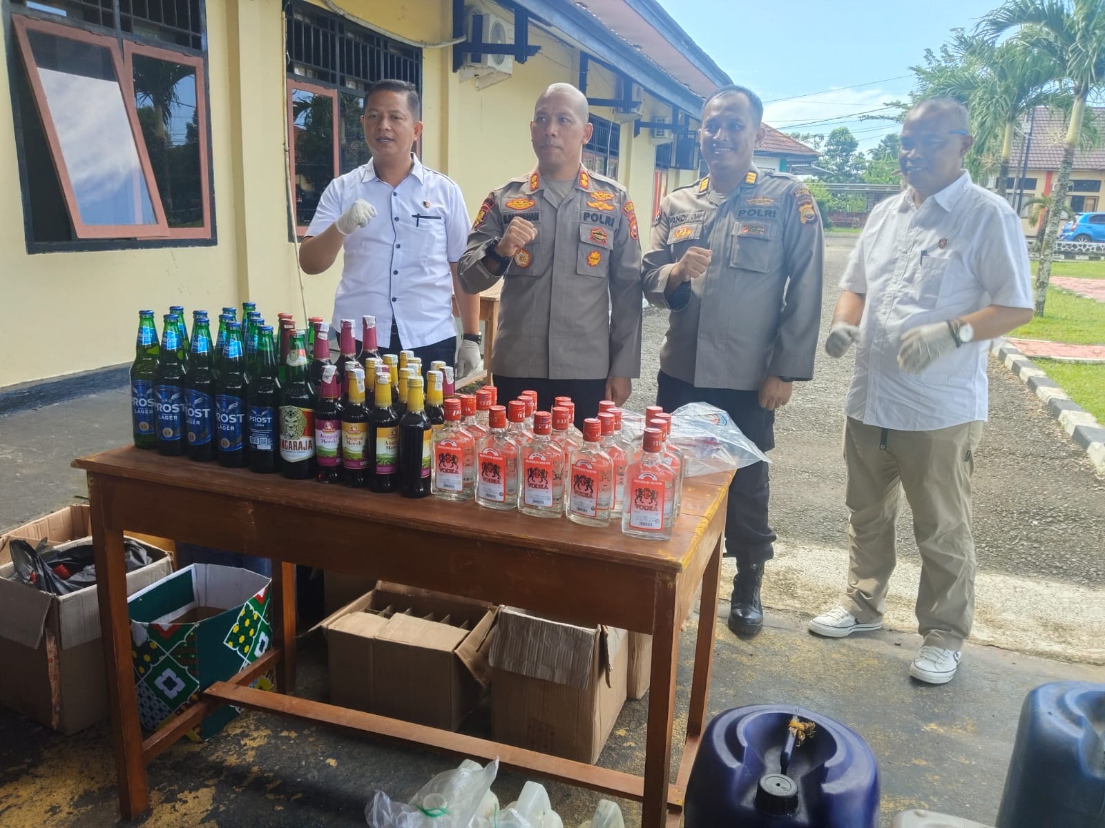 Hasil Ops Pekat Nala I, Ratusan Liter tuak dan Botol Miras hingga Petasan Disita Polres Seluma 