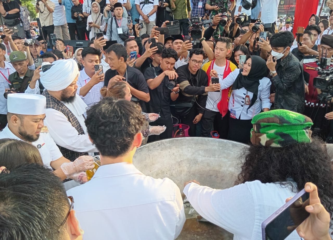 Tausiah Agama Ust Derry Sulaiman dan Makan Akbar Bersama Willie Salim di Bengkulu Sukses Digelar