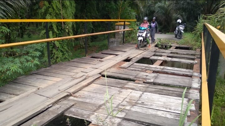 Awas! Melintas di Jembatan Ini Harus Berjiwa Pemberani