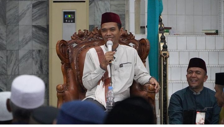 Banyak yang Belum Tahu, Menguap dan Bersin Dapat Batalkan Salat, Ini kata Ustadz Abdul Somad