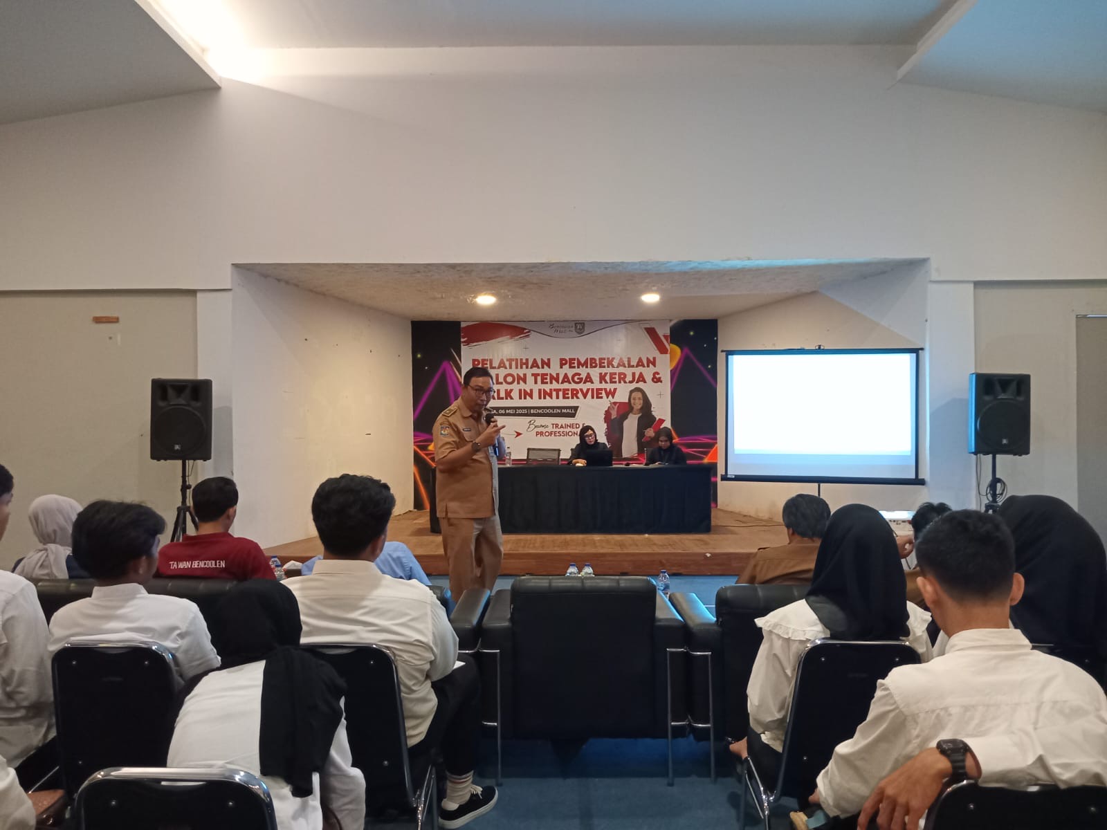 110 Calon Tenaga Kerja Ikuti Pelatihan Pembekalan dan Walk In Interview Disnakertrans Bengkulu