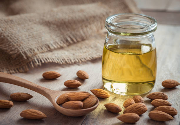 Berikut 5 Manfaat Minyak Almond untuk Kesehatan yang Jarang Diketahui, Salah Satunya Hilangkan Stretchmark