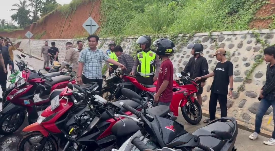 Pelaku Balap Liar Kejar-kejaran dengan Polisi di Jembatan Elevated