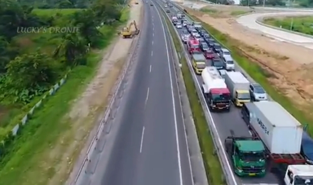 Truk Besar Ini Dilarang Melintas di Tol Trans Sumatera Mulai Besok