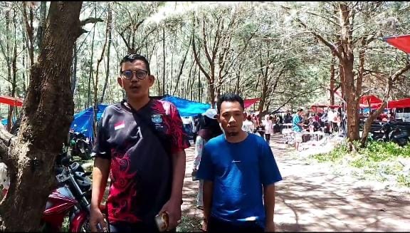 Pantai Cemara Indah Dipadati Ribuan Pengunjung di Hari Kelima Lebaran 2025