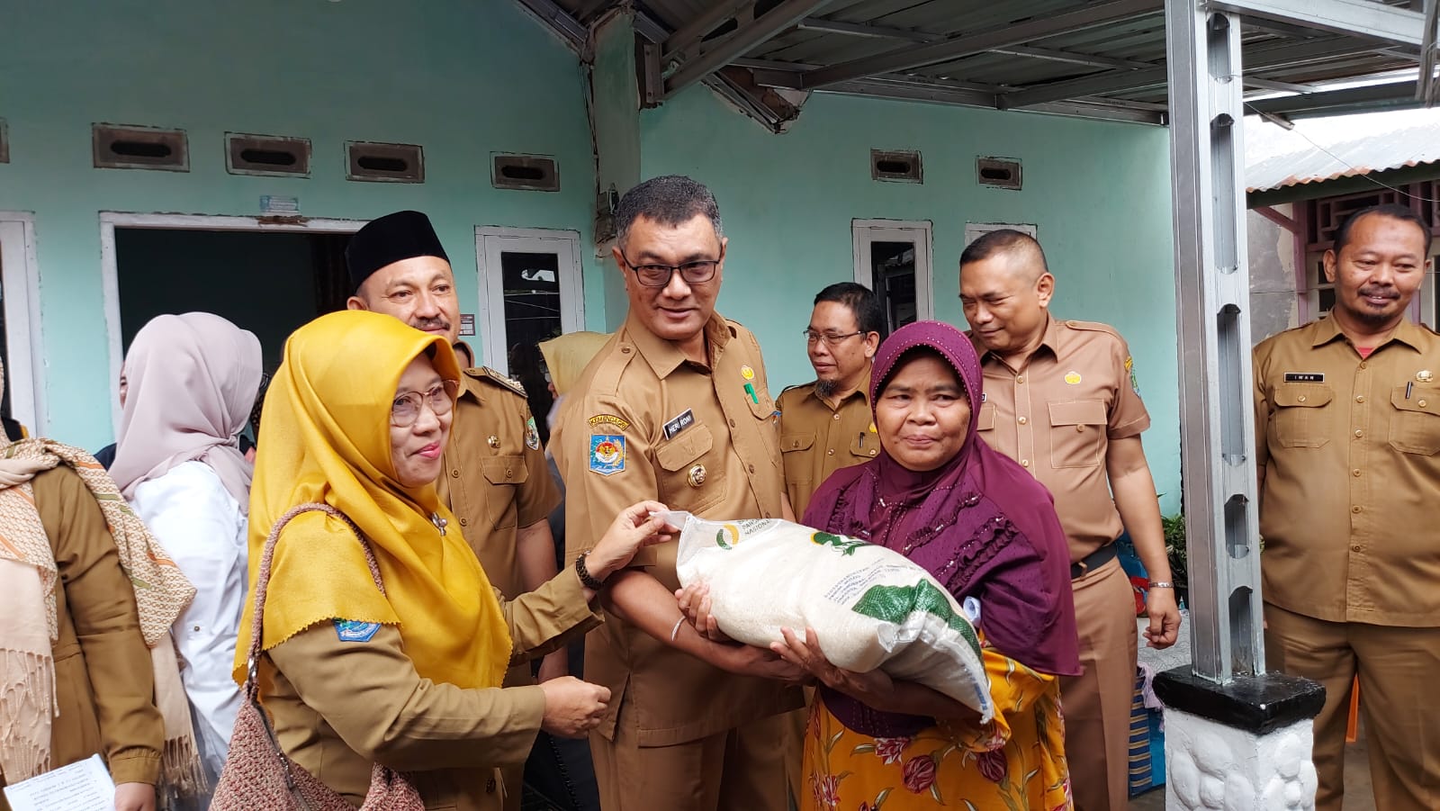 Bantuan Pangan Resmi Disalurkan di Bengkulu Tengah, 12.510 Keluarga Dapat 10 Kg Beras