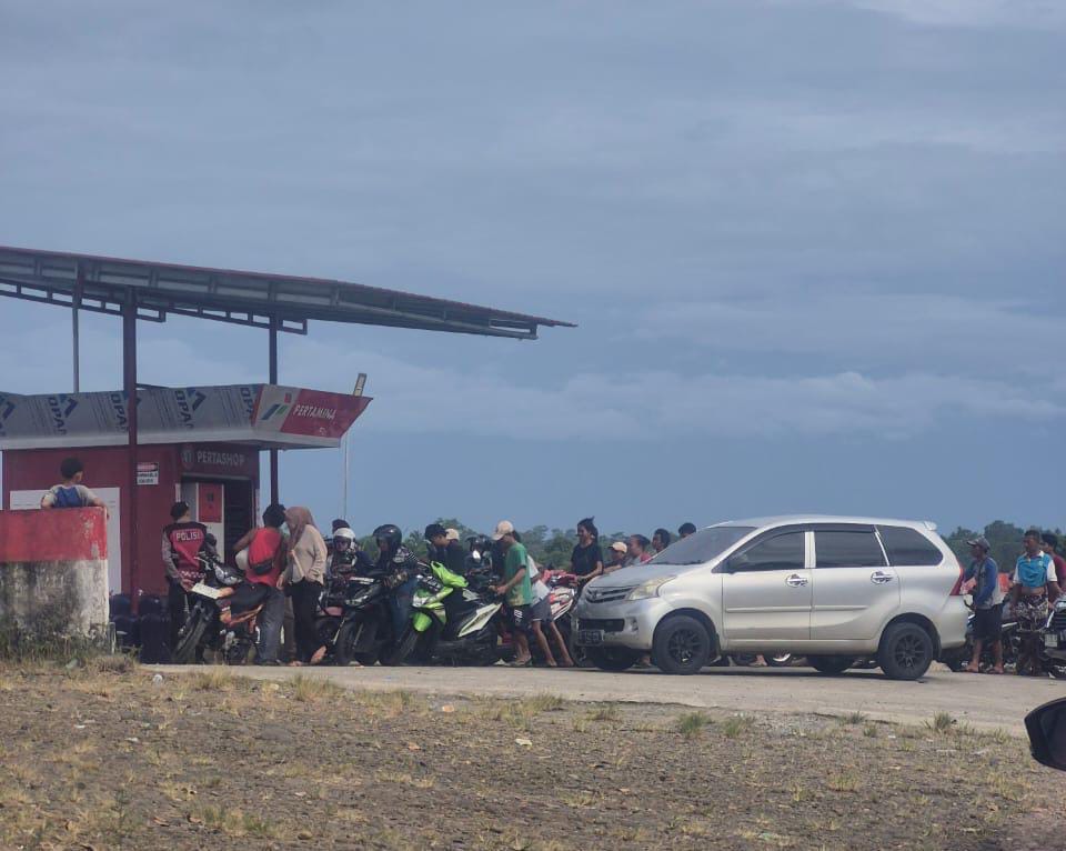 BBM Langka di Seluma, Harga Eceran Tembus hingga Rp 20 Ribu per Liter