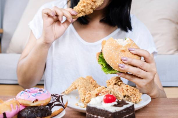 Jangan Asal Makan, Hindari Makanan Ini Jika Kamu Punya Kulit yang Berjerawat