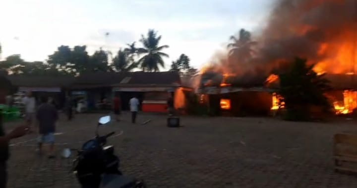 BREAKING NEWS: Rumah dan Ruko di Terminal Desa Margasakti Terbakar Jelang Buka Puasa