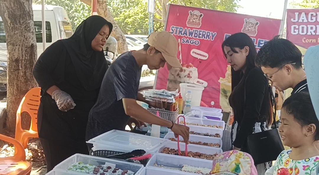 Sajikan Aneka Jajanan Menggugah Selera, Moonfood Pantai Panjang Diserbu Pecinta Kuliner