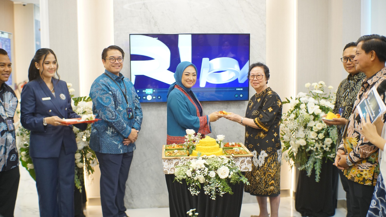 Resmikan Sentra Layanan Prioritas di Cirebon, BRI Miliki 43 Lokasi Layanan Premium tersebar di Indonesia 