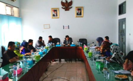 Gara-gara Ini, Puluhan Ibu-ibu Datangi DPRD Seluma