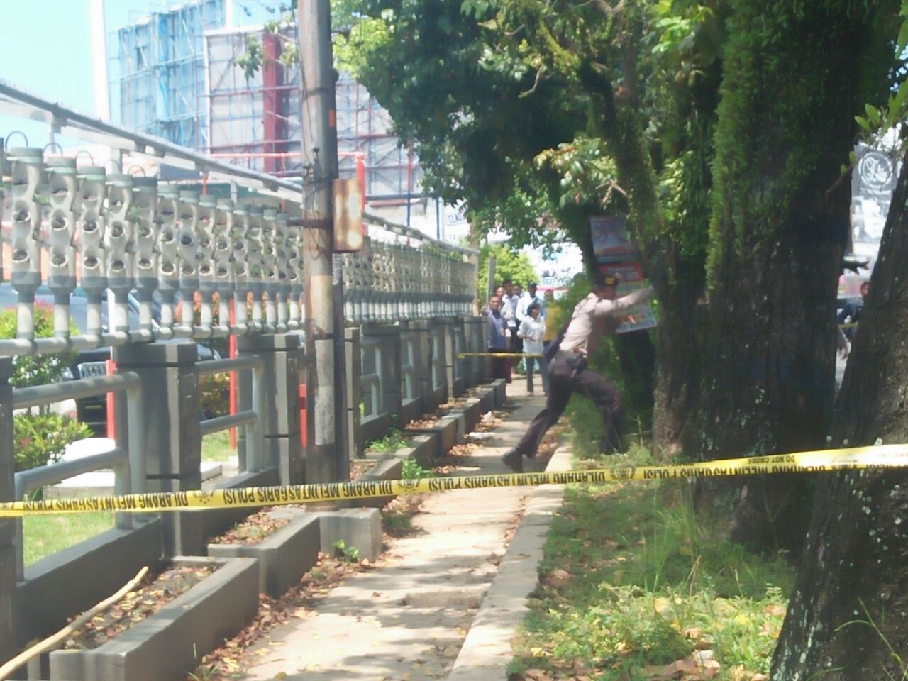 Ditemukan Barang Diduga Bom, Jalan S. Parman Langsung Ditutup