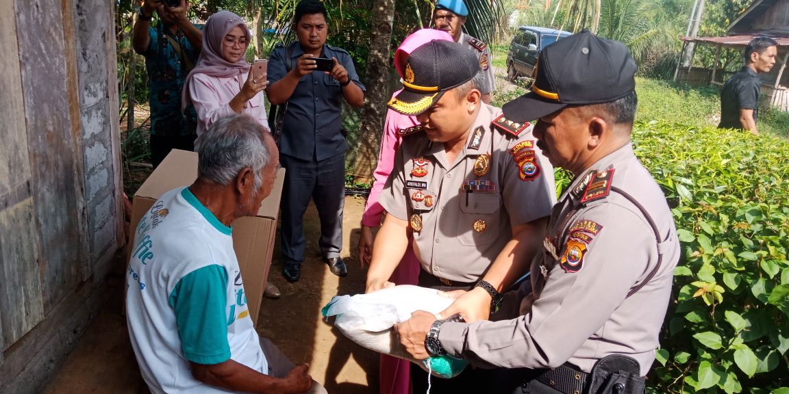 Sambut Ramadhan, Polres Bengkulu Utara Santuni Warga Miskin