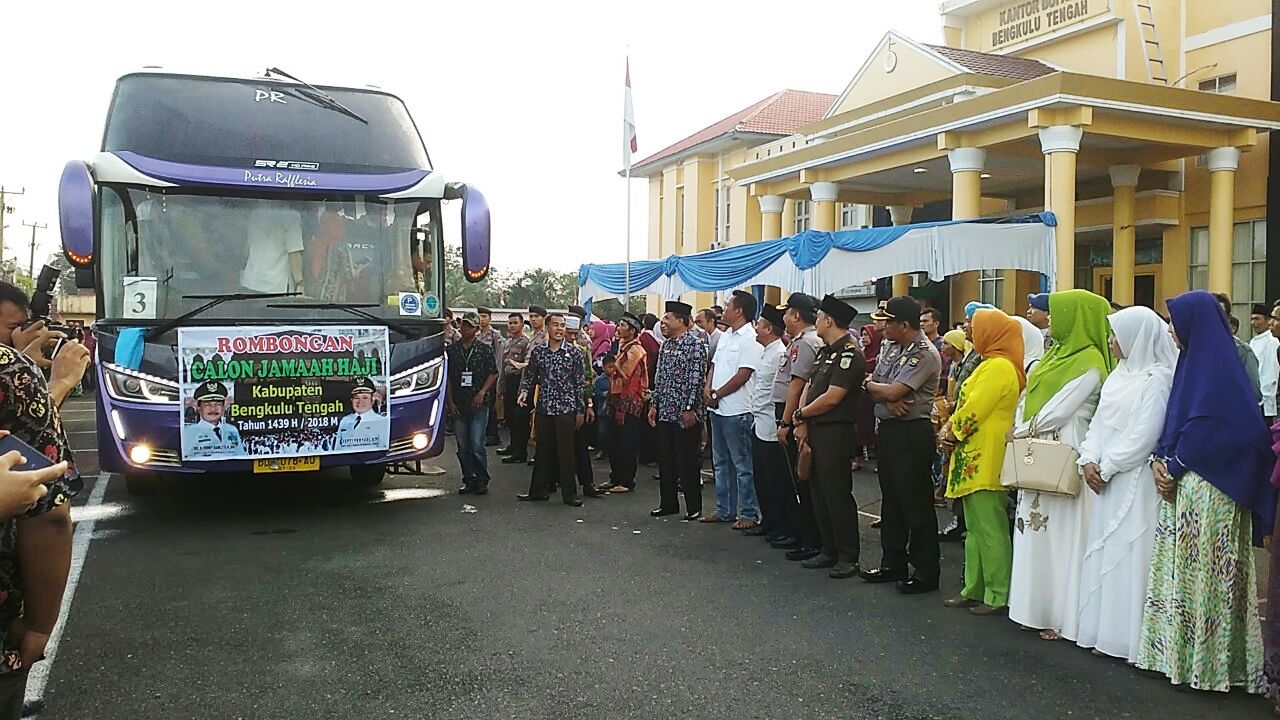 Lepas 92 CJH, Sekda Benteng: Jaga Kesehatan