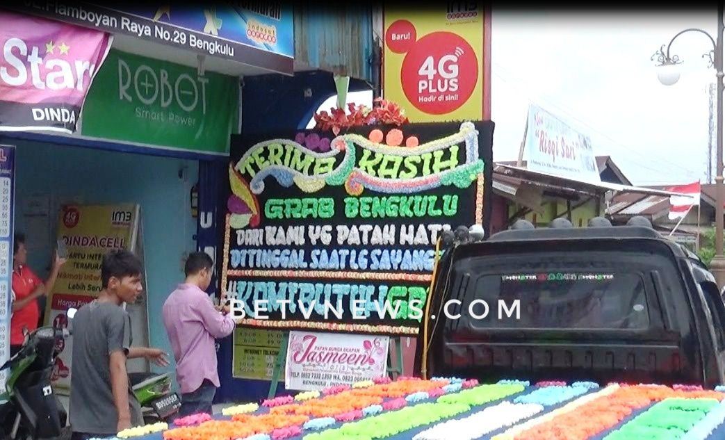 Grab Dikirimi Karangan Bunga, ‘Dari Kami yang Patah Hati’