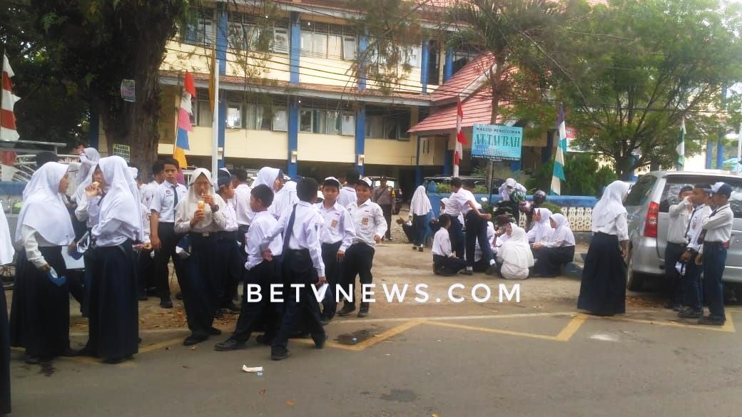 Demo ke Dikbud, Ini Tuntutan Siswa SMPN 3