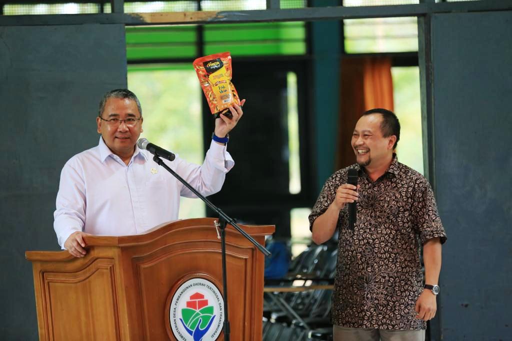 Ke Bengkulu Utara, Mendes PDTT Ajak Budidaya Ikan Patin