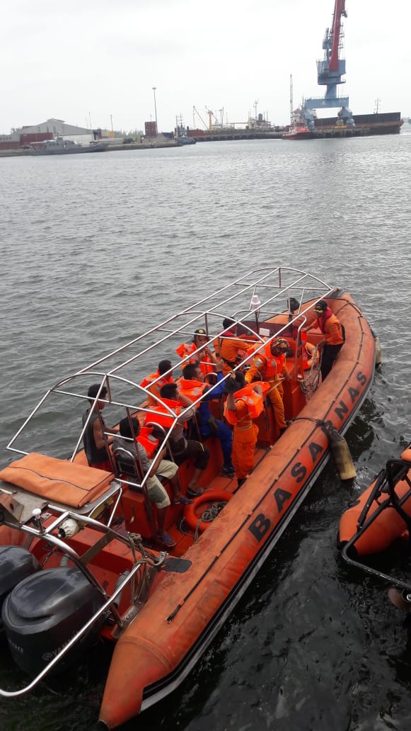 Kapal Trawl Alami Kebocoran di Perairan Bengkulu