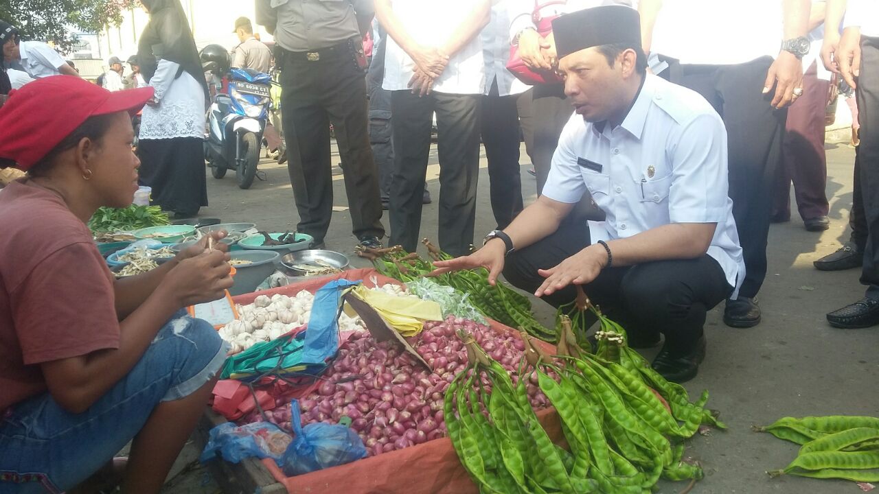 Wawali Kembali Bujuk Pedagang Berjualan Didalam Pasar