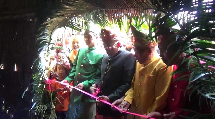 Ritual Nundung Padi Ala Desa Selali Pino Raya