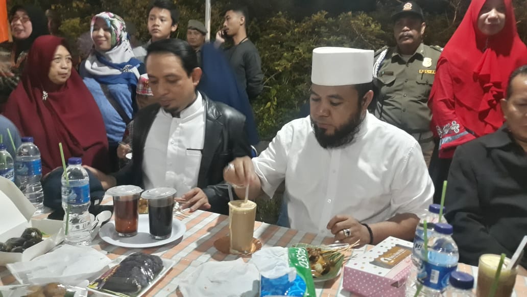 Helmi-Dedy Sambangi Wisata Kuliner Malam Samisake