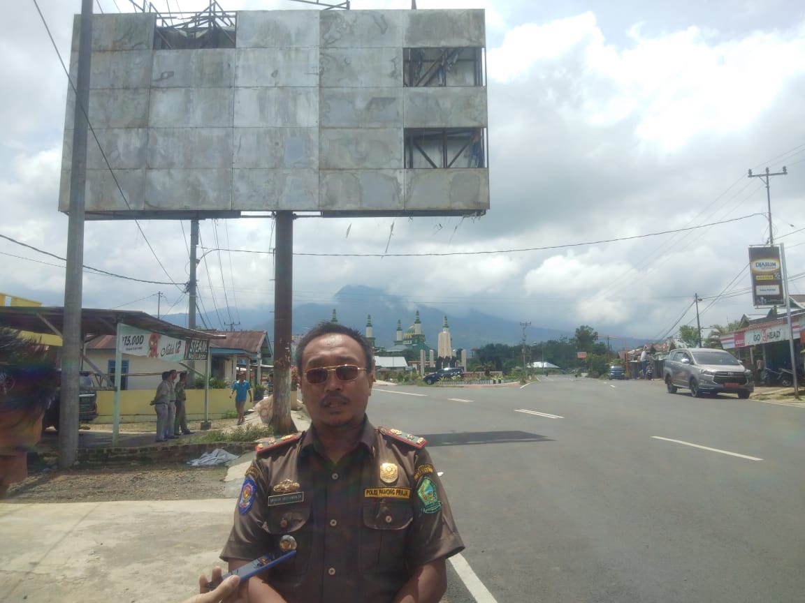 Baliho Simpang Tanjung Agung Tak Berizin