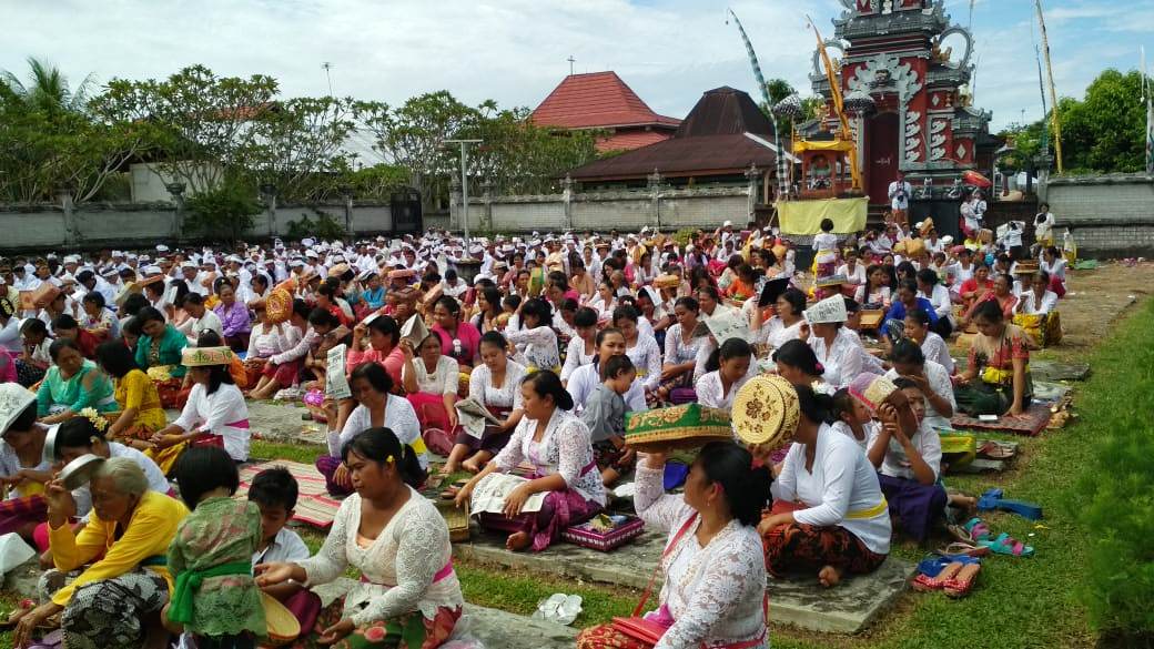 Umat Hindu Bengkulu Utara, Rayakan Hari Raya Galungan