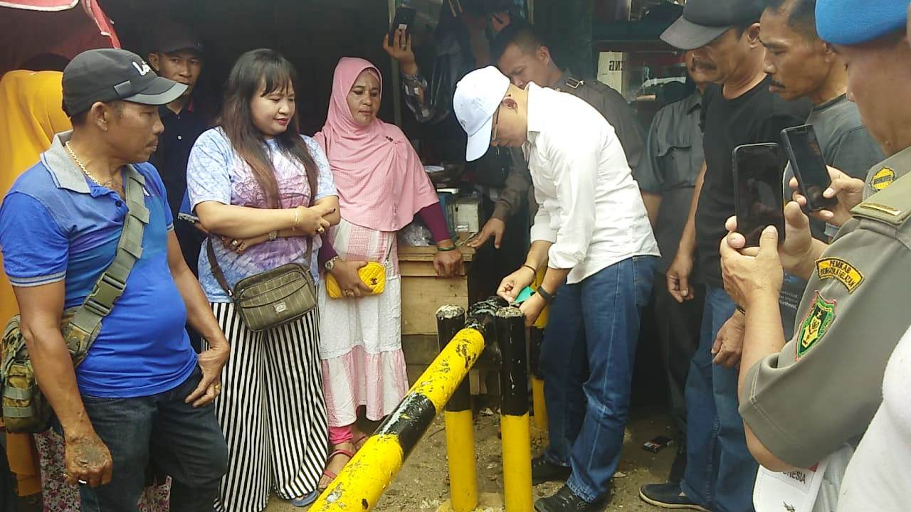 Gusnan Mulyadi Buka 4 Portal Jalan Masuk Pasar Ampera