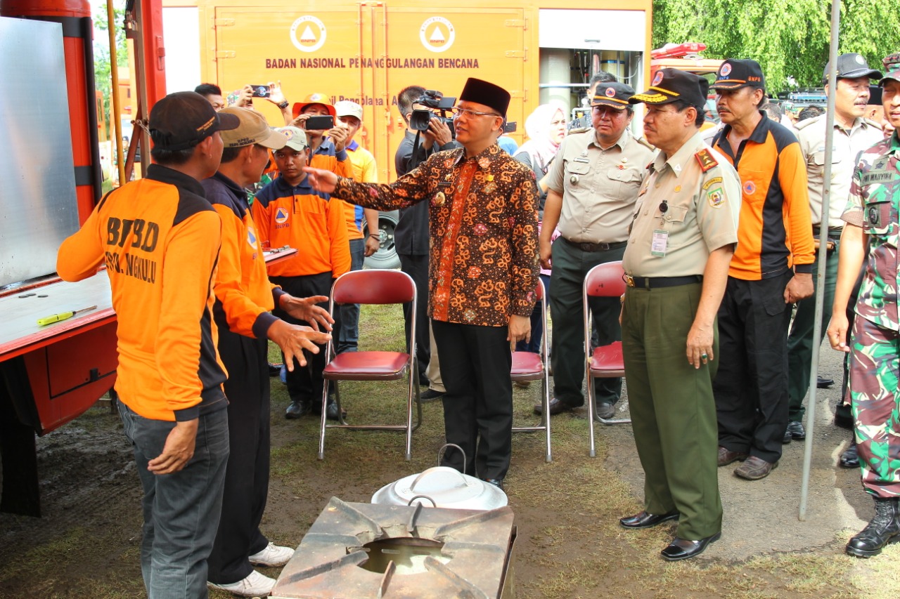 Darurat Bencana, Gubernur Instruksikan Turunkan Alat Berat