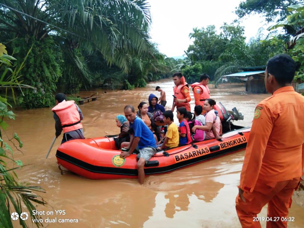 Sigap Bencana, Basarnas Turunkan Tim ke Merigi Sakti