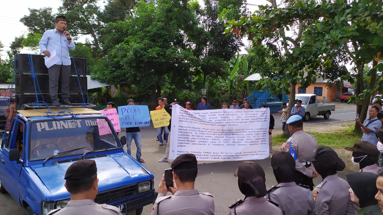 Konsorsium Nasional LSM Demo Kantor Walikota