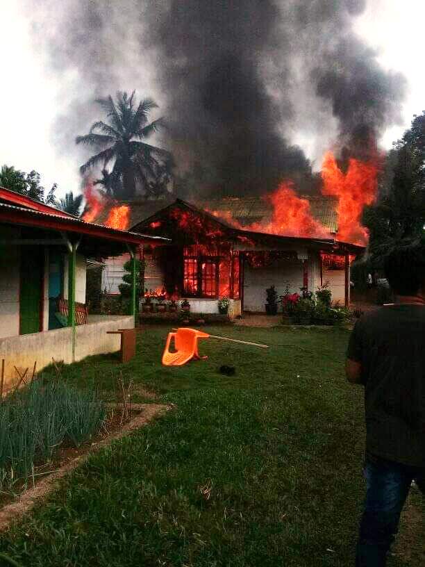 Ditinggal ke Kebun, Rumah Ludes Terbakar