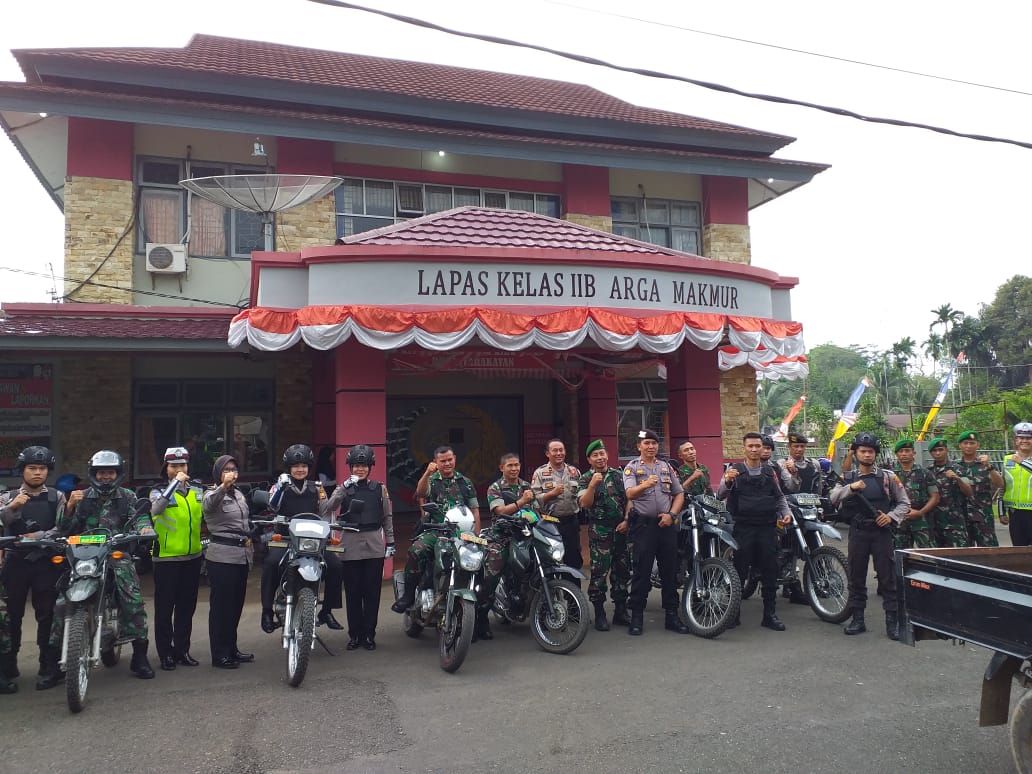 TNI-Polri, Patroli Antisipasi Kericuhan Jelang Pelantikan Presiden