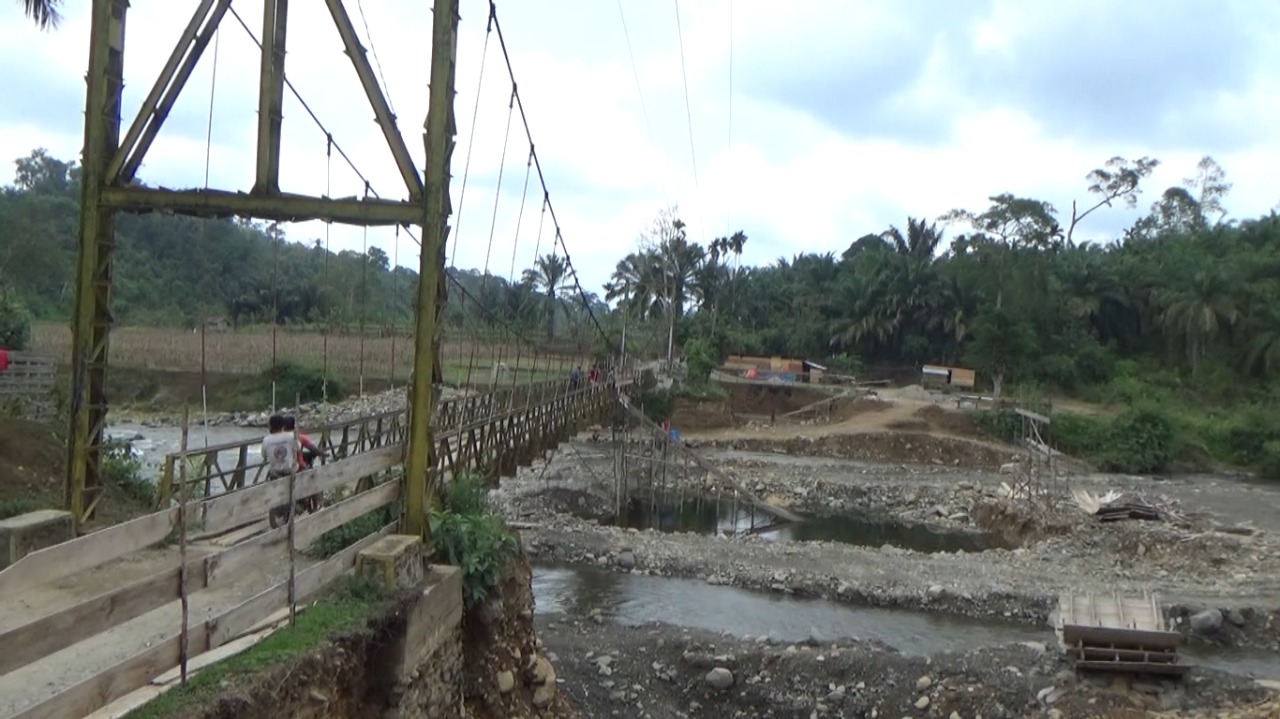 Proyek Jembatan di Desa Tanjung Saung Mandeg