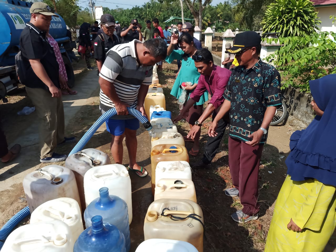 PWI Peduli Salurkan Air Bersih di Selagan Jaya