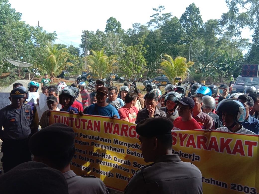 Tuntut Dipekerjakan, Warga Babatan Gelar Aksi Demo