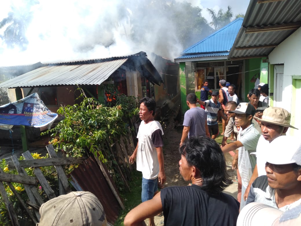 Kebakaran Hanguskan Satu Unit Rumah di Pasar Ipuh