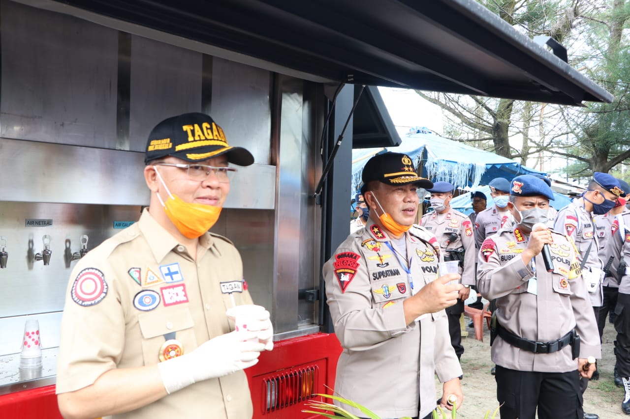 Buat Dapur Lapangan, Polri-TNI dan Pemprov Bagikan 1000 Nasi Kotak