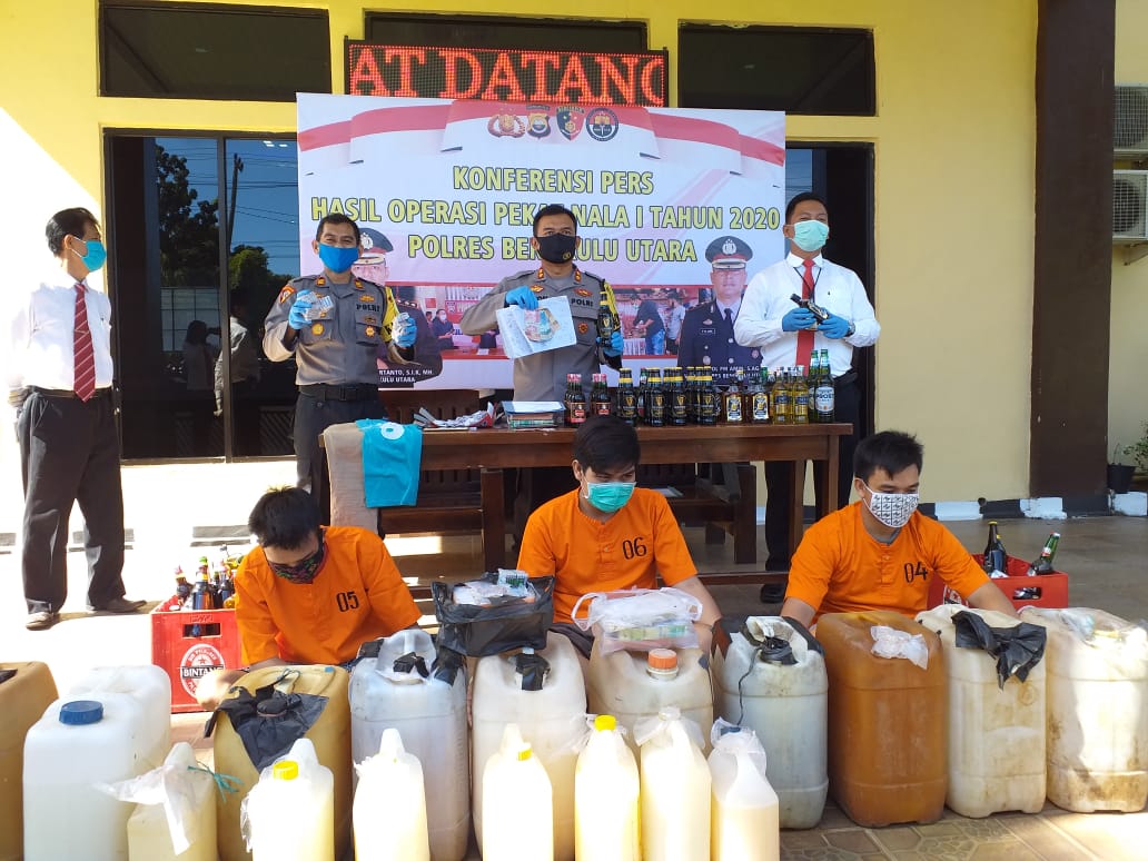 Operasi Pekat Nala, Polres Bengkulu Utara Sita Ratusan Botol Miras