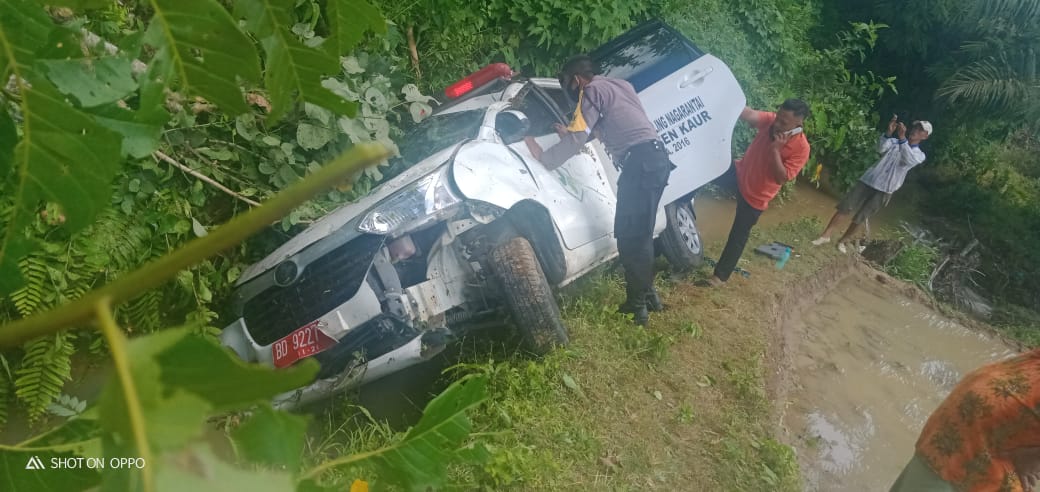 Bawa Pasien Kritis, Ambulans Puskemas Nagarantai Kecelakaan