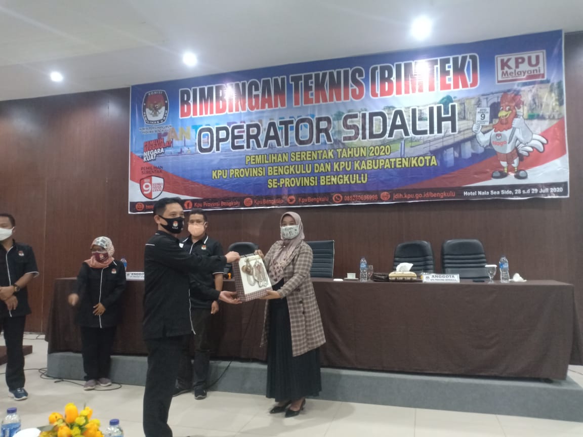 KPU Kaur Terima Penghargaan dari KPU Provinsi Bengkulu