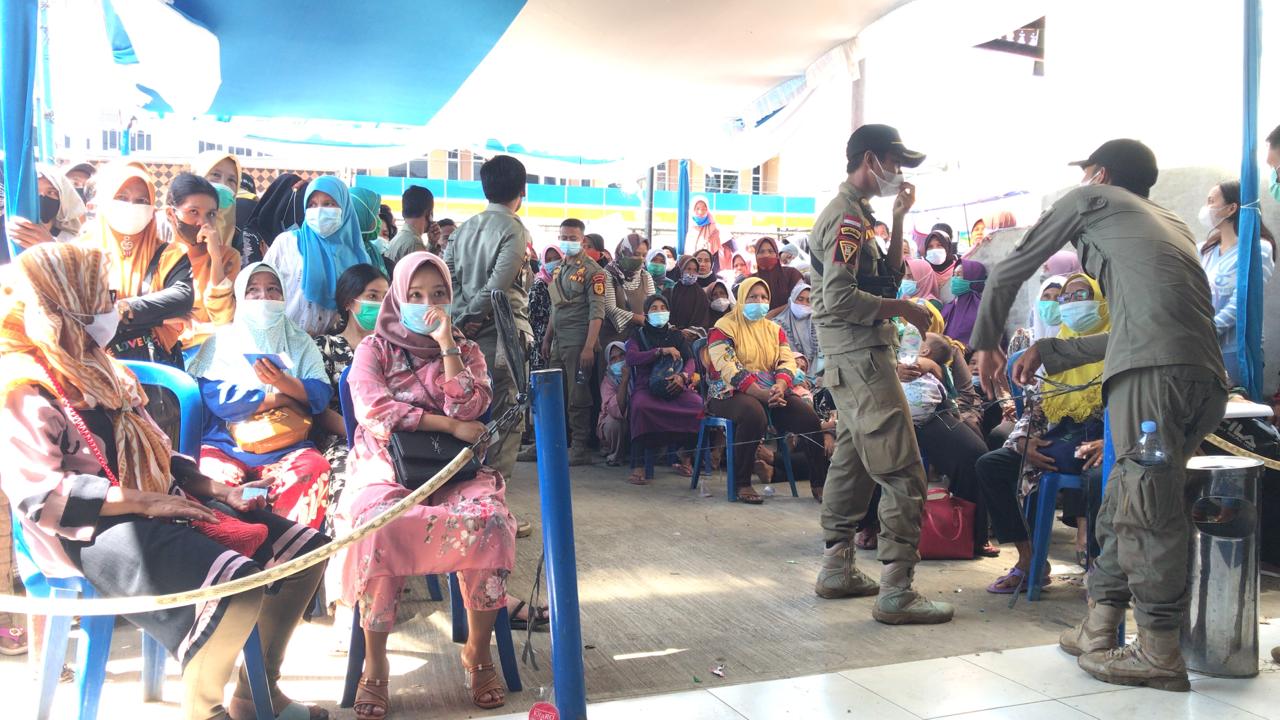 Penyaluran Bantuan UMKM di Bengkulu Selatan Terjadi Kerumunan