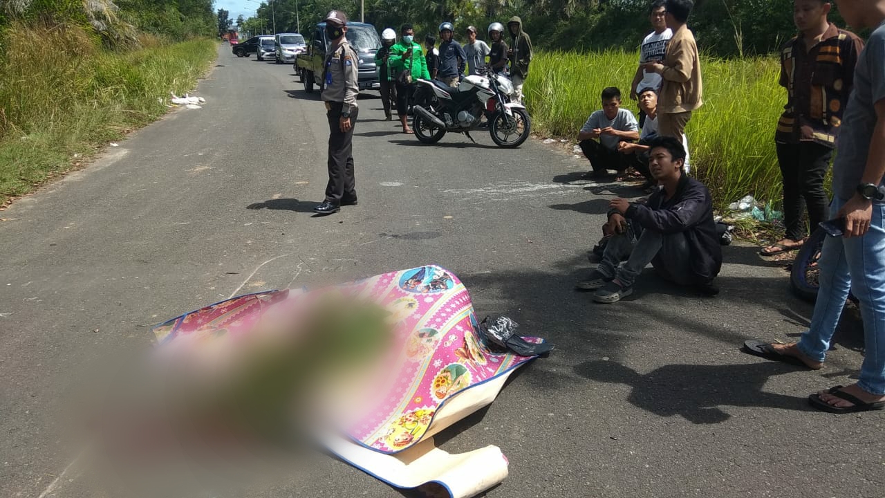 Tabrak Truk, Nelayan Simpang Kandis Tewas