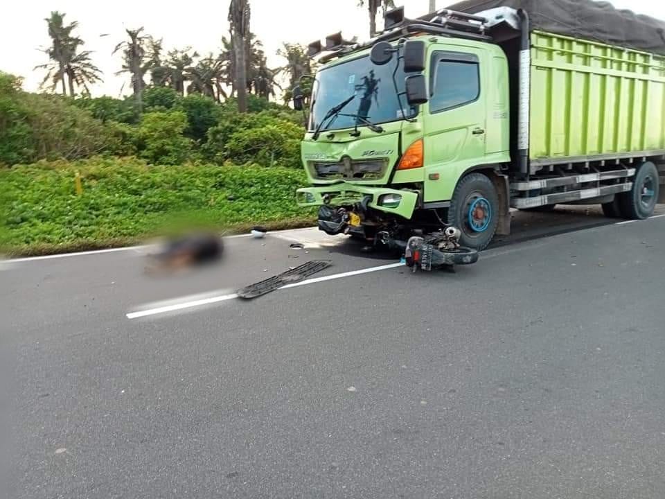 Adu Kambing Truk dan Motor, 2 Pengendara Tewas